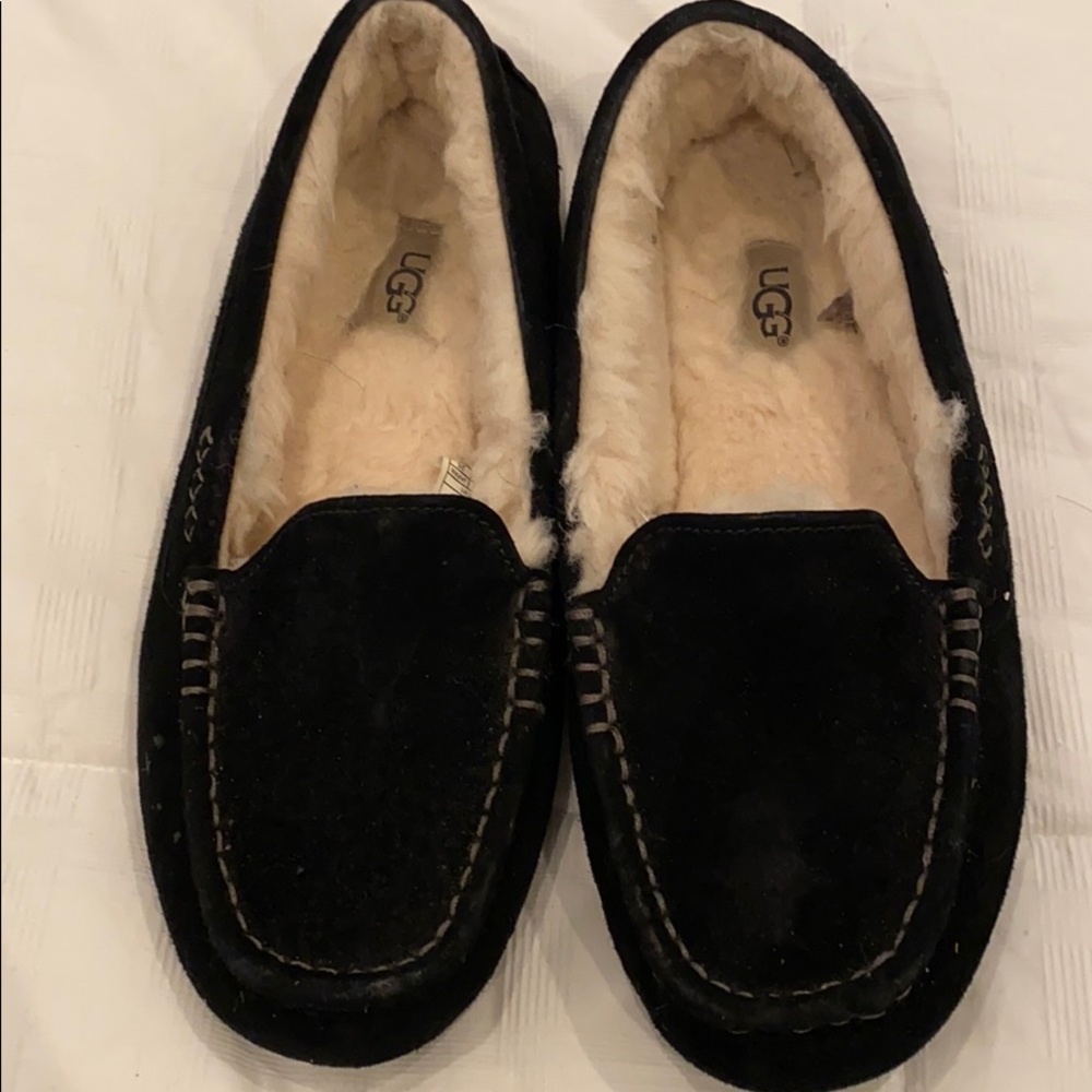 Ugg slippers size 8 fits like 7.5